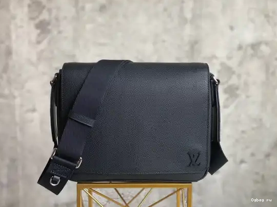 PM DISTRICT LOUIS VUITTON 0607